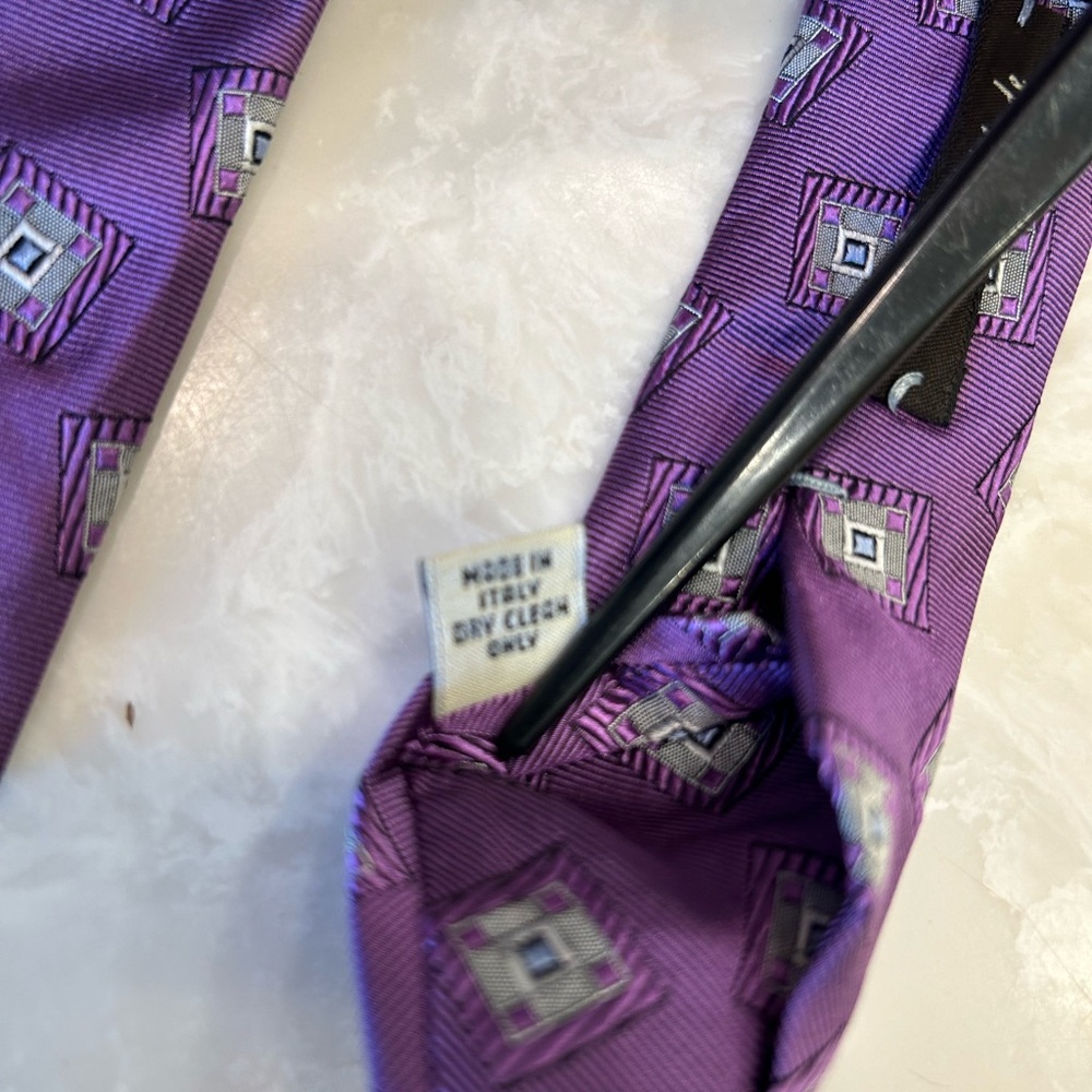 Alfred Dinner London Luxurious Purple Geometric Men's Silk Tie, Made in Italy - Picture 10 of 13
